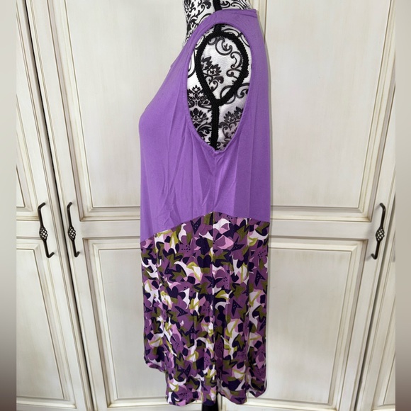 LOGO Layers Size Large Purple Tank Top with Diagonal Floral Design - Picture 7 of 13